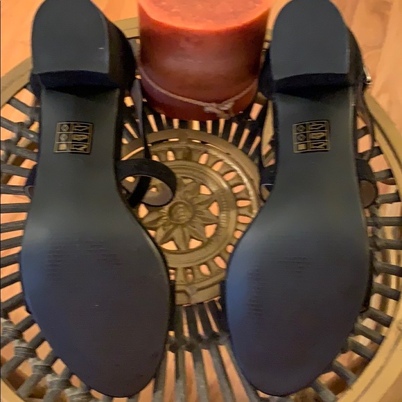 NWT Black Ankle Strap Block Heel Size 8 Sandals - Picture 7 of 7